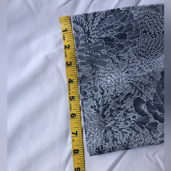 Tori Richard’s•short sleeve button down•large•blue & white floral•cotton lawn - Picture 9 of 10